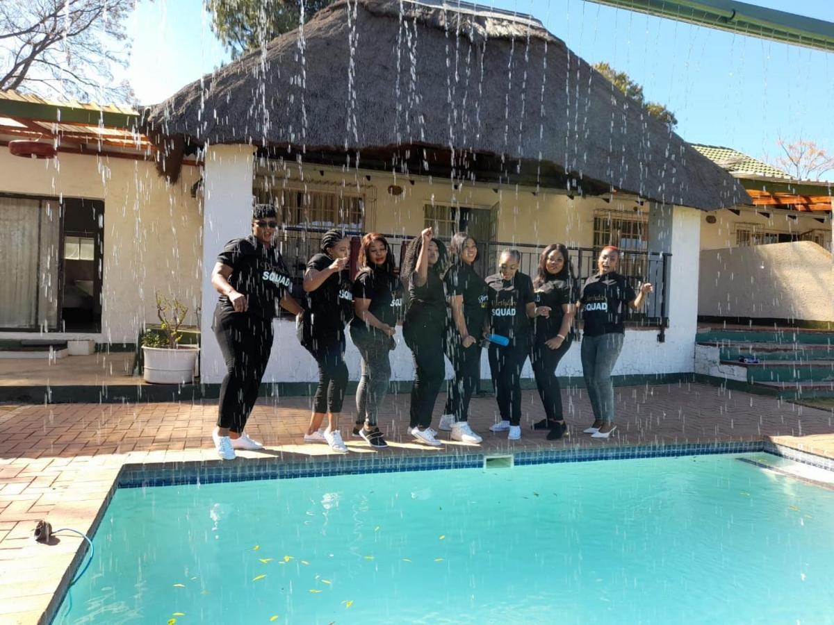 Simbasun Cottages Midrand Bagian luar foto