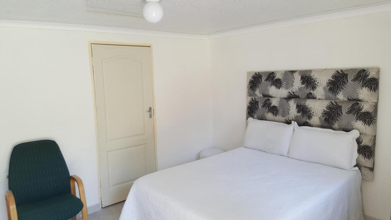Simbasun Cottages Midrand Bagian luar foto