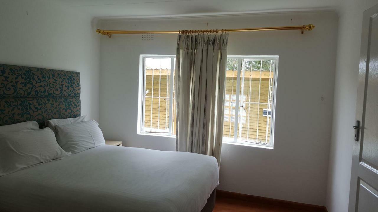 Simbasun Cottages Midrand Bagian luar foto