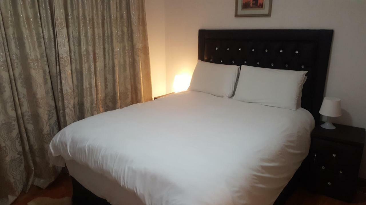 Simbasun Cottages Midrand Bagian luar foto