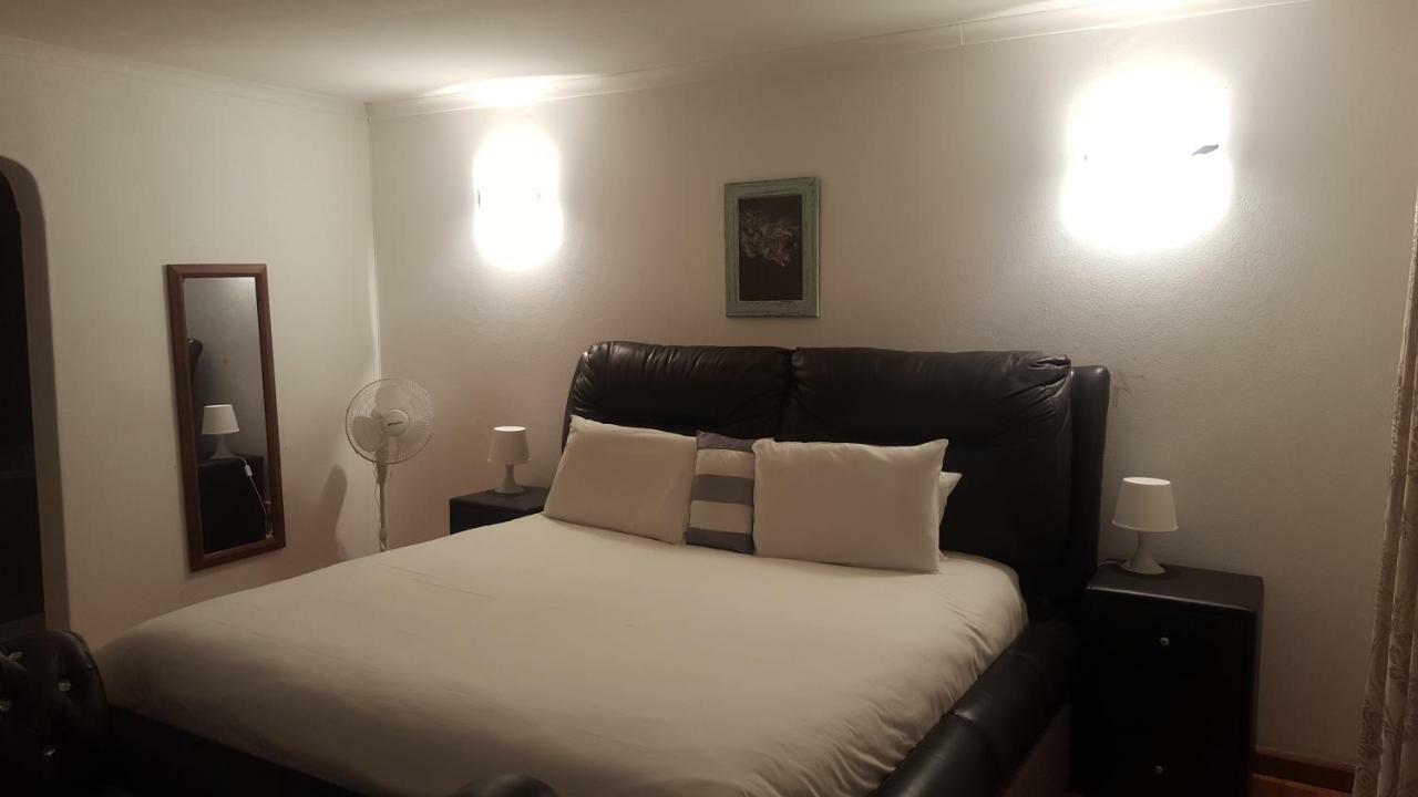 Simbasun Cottages Midrand Bagian luar foto
