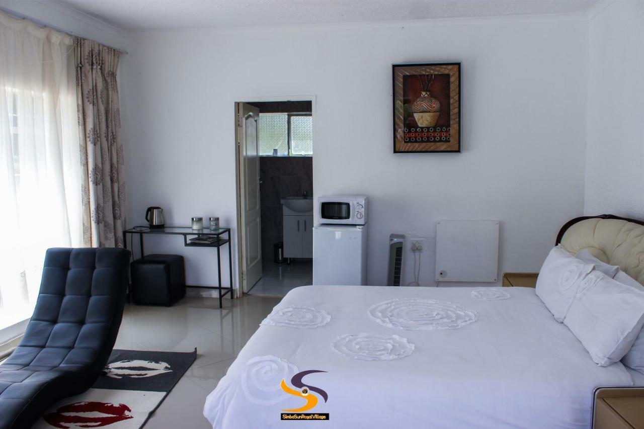 Simbasun Cottages Midrand Bagian luar foto