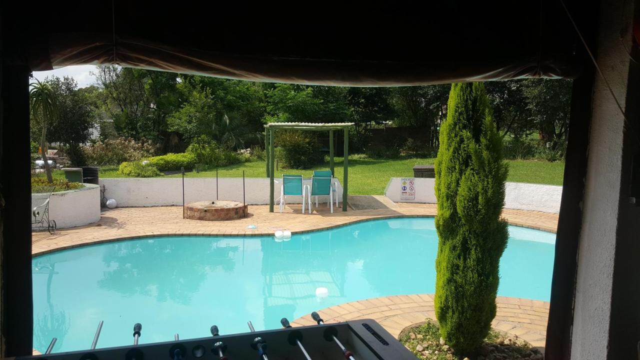 Simbasun Cottages Midrand Bagian luar foto